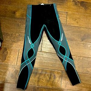 CW-X Woman’s Endurance Generator Joint & Muscle Support 3/4 Compression Tight XS